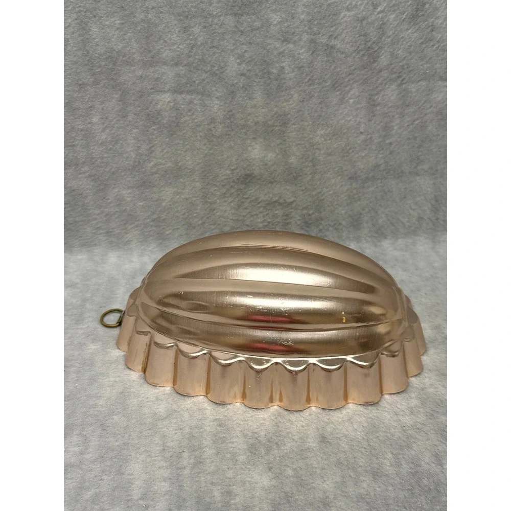 Vintage Oval Jello Mold Copper Tone Aluminum Ribbed Scalloped‎ Wall Decor